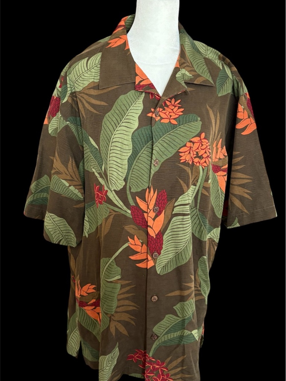 Tommy Bahama Short-Sleeve Tropical Print Shirt. Size M